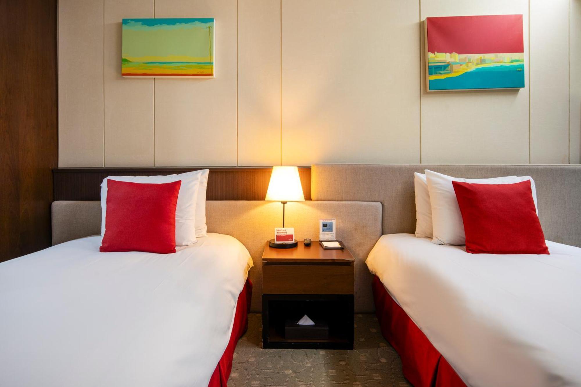 Ramada By Wyndham Jeju Hamdeok Hotel Екстериор снимка